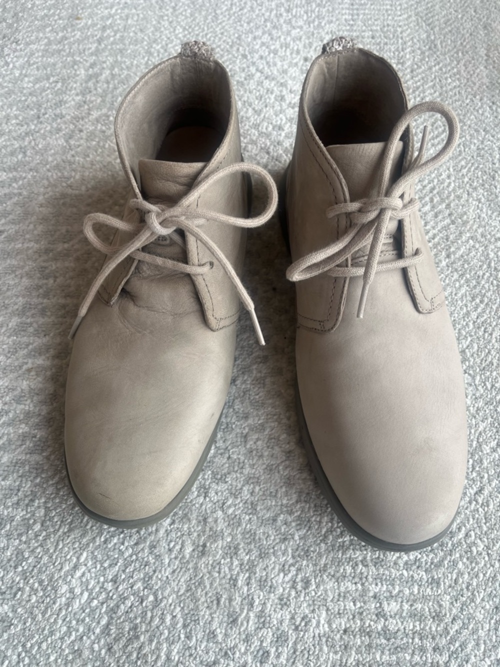 UGG Men's Chukka Boots in Light Taupe